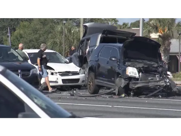 2025 Ford Bronco transmisio-muntaiaren hutsegitea: errepidetik kanpo biribiltzearen inguruko txinpartak komunitatearen alarma pizten du