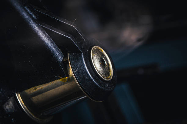 Kontrol-besoen kasken teknologiaren bilakaera: isolamendu pasibotik errendimendu handiko eskakizunetara ibilgailu elektrikoen garaian